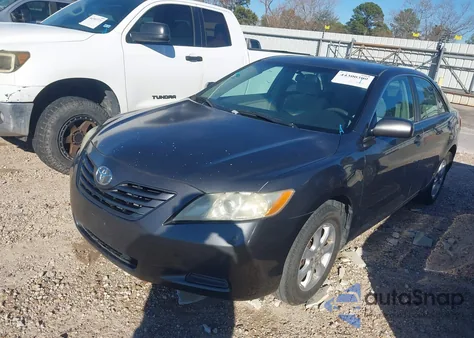 2007 Toyota Camry Le z USA, uszkodzony, nr VIN 4T1BE46K57U621775
